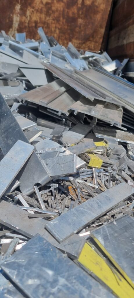 Yüksek fiyatlarda hurda alım için firmamızla iletişime geçebilirsiniz